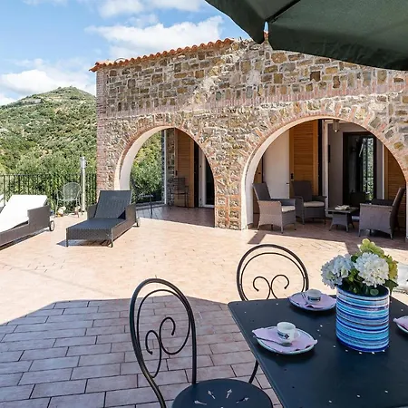 Casa Grecale アパート アッチャロリ